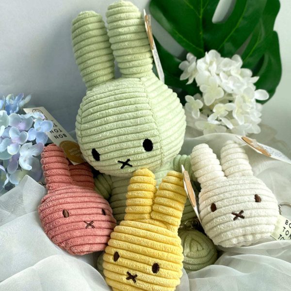 80235414.jpeg BON TON TOYS Miffy拍拍米菲兔ECO燈芯絨鑰匙圈 10cm