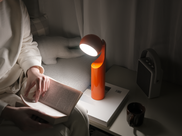 Fine Lumens MONO 攜帶式閱讀燈