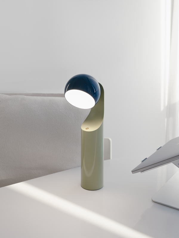Fine Lumens MONO 攜帶式閱讀燈